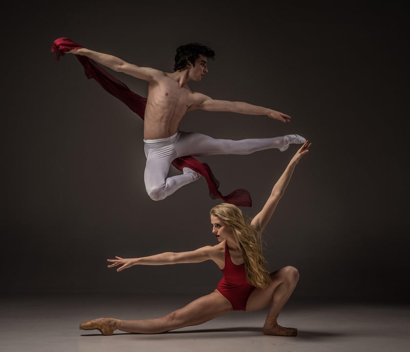 Salsa dancers